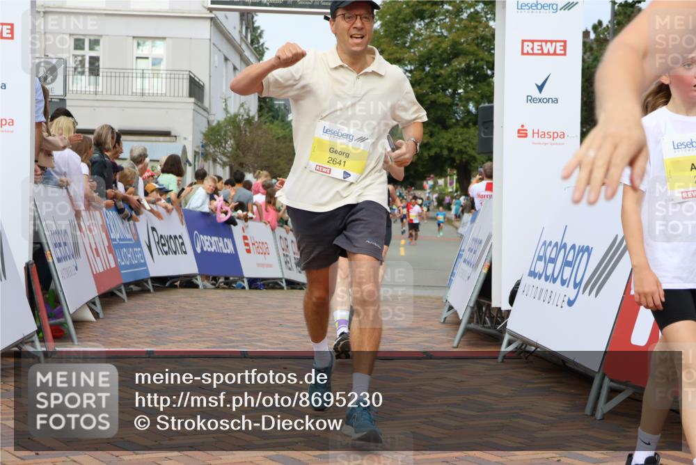 31.08.2025 - 21. Blankeneser Heldenlauf Strokosch-Dieckow http://msf.ph/oto/8695230 31.08.2025 10:25:13 Ziel 2641, 2357, 2717, 2285, 2286, 2331, 2053, 2359, 2661, 2383 meine-sportfotos.de