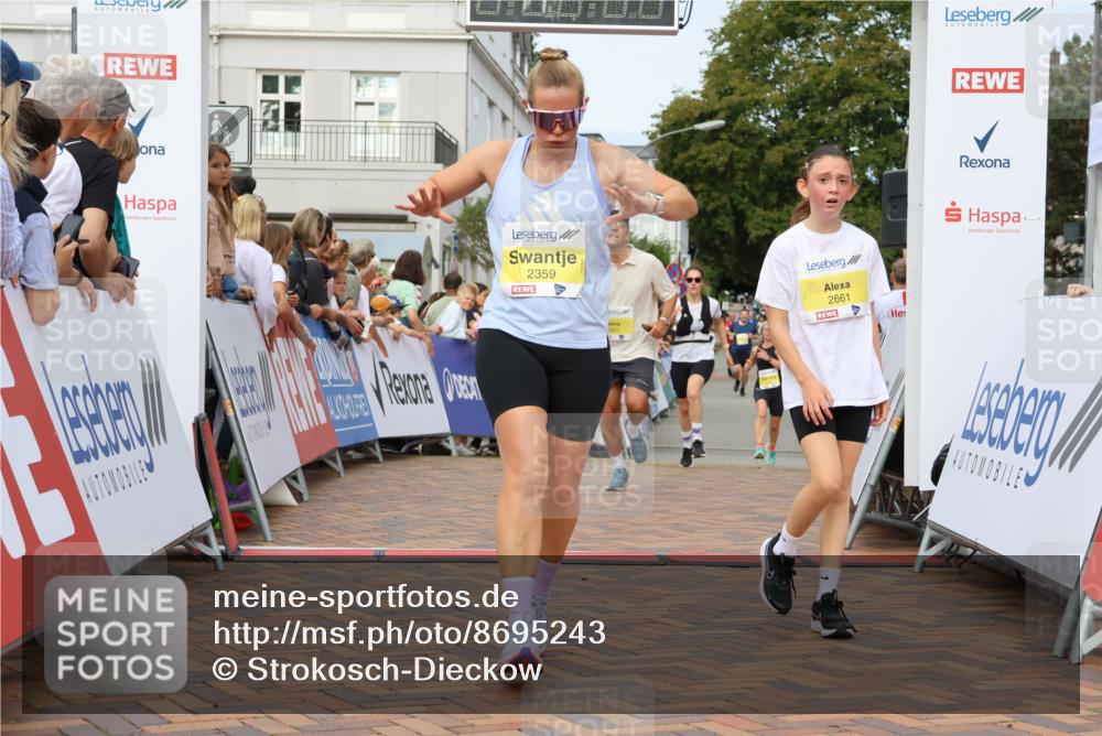 31.08.2025 - 21. Blankeneser Heldenlauf Strokosch-Dieckow http://msf.ph/oto/8695243 31.08.2025 10:25:11 Ziel 2641, 2357, 2183, 2717, 2285, 2286, 2331, 2053, 2359, 2661 meine-sportfotos.de