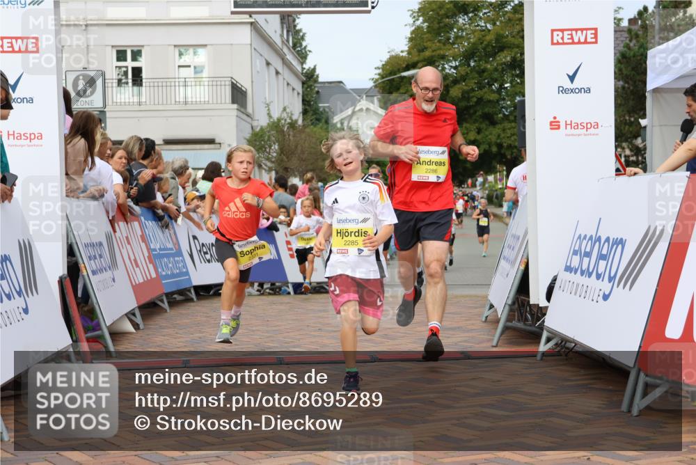 31.08.2025 - 21. Blankeneser Heldenlauf Strokosch-Dieckow http://msf.ph/oto/8695289 31.08.2025 10:25:07 Ziel 2357, 2183, 2717, 2285, 2286, 2331, 2359, 2661 meine-sportfotos.de