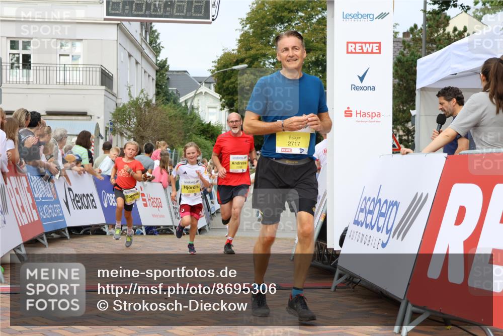 31.08.2025 - 21. Blankeneser Heldenlauf Strokosch-Dieckow http://msf.ph/oto/8695306 31.08.2025 10:25:06 Ziel 2357, 2183, 2717, 2285, 2286, 2331, 2359, 2661 meine-sportfotos.de