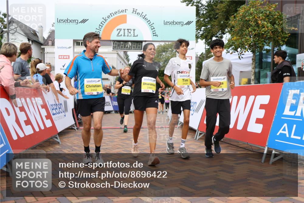 31.08.2025 - 21. Blankeneser Heldenlauf Strokosch-Dieckow http://msf.ph/oto/8696422 31.08.2025 10:34:48 Ziel 2524, 2244, 2021, 2214, 2215, 2655, 2298, 2488, 2438, 2439, 2349, 2441, 2442, 2350, 2048 meine-sportfotos.de