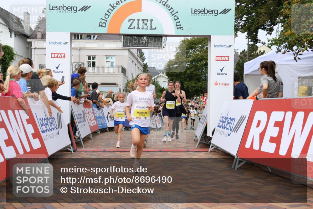 31.08.2025 - 21. Blankeneser Heldenlauf Strokosch-Dieckow http://msf.ph/oto/8696490 31.08.2025 10:34:39 Ziel 2110, 2021, 2424, 2668, 2669, 2667, 2298, 2349, 2350, 2090, 2083 meine-sportfotos.de