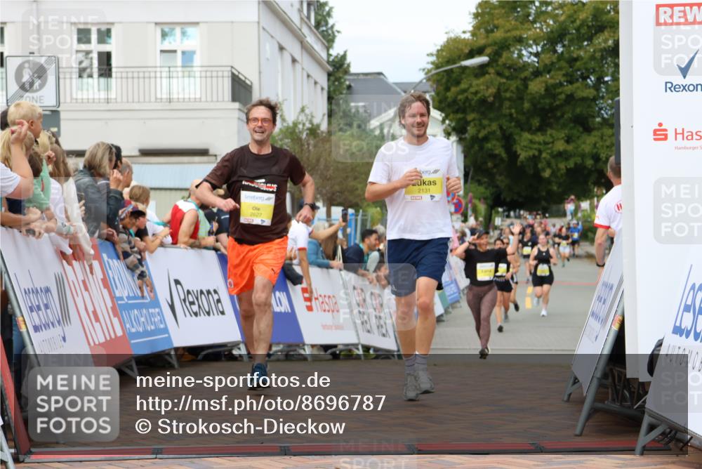 31.08.2025 - 21. Blankeneser Heldenlauf Strokosch-Dieckow http://msf.ph/oto/8696787 31.08.2025 10:32:17 Ziel 2418, 2131, 2182, 2627 meine-sportfotos.de