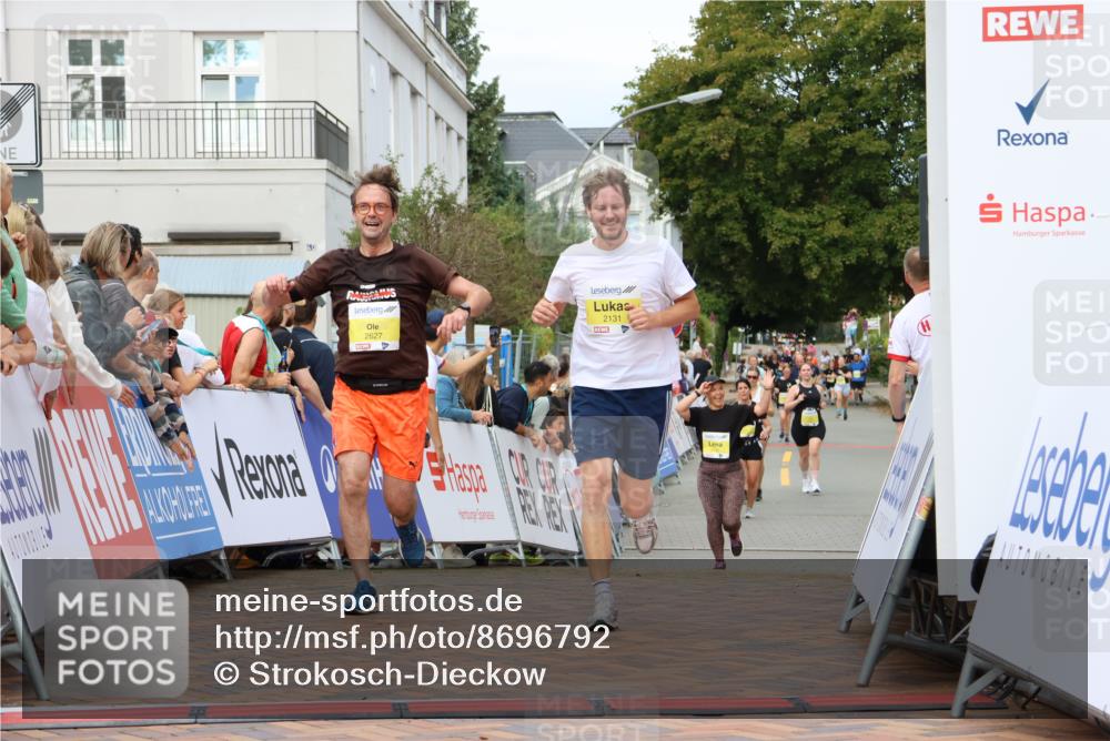 31.08.2025 - 21. Blankeneser Heldenlauf Strokosch-Dieckow http://msf.ph/oto/8696792 31.08.2025 10:32:17 Ziel 2418, 2131, 2182, 2627 meine-sportfotos.de
