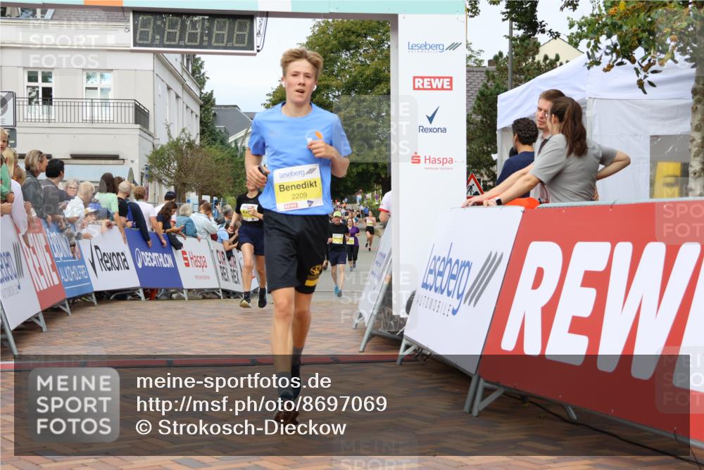 31.08.2025 - 21. Blankeneser Heldenlauf Strokosch-Dieckow http://msf.ph/oto/8697069 31.08.2025 10:31:01 Ziel 2594, 2376, 2209, 2136, 2600, 2206, 2018 meine-sportfotos.de