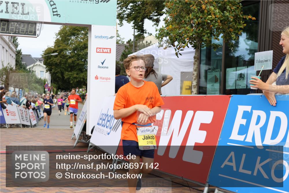 31.08.2025 - 21. Blankeneser Heldenlauf Strokosch-Dieckow http://msf.ph/oto/8697142 31.08.2025 10:30:41 Ziel 2560, 2106, 2179, 2599, 2279, 2102 meine-sportfotos.de