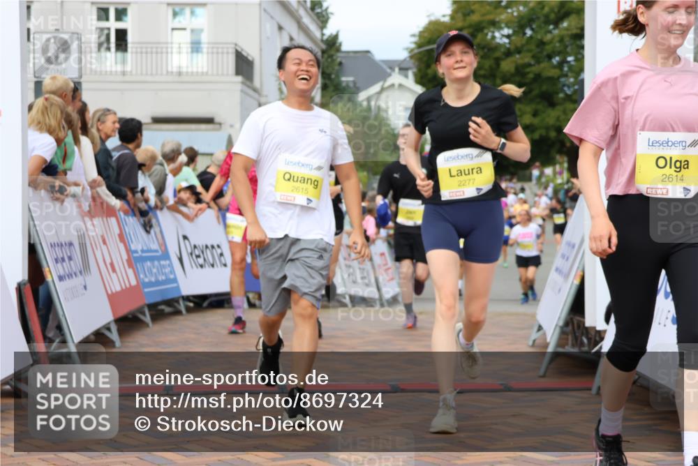 31.08.2025 - 21. Blankeneser Heldenlauf Strokosch-Dieckow http://msf.ph/oto/8697324 31.08.2025 10:29:37 Ziel 2491, 2578, 2614, 2615, 2426, 2684, 2538, 2558, 2277 meine-sportfotos.de