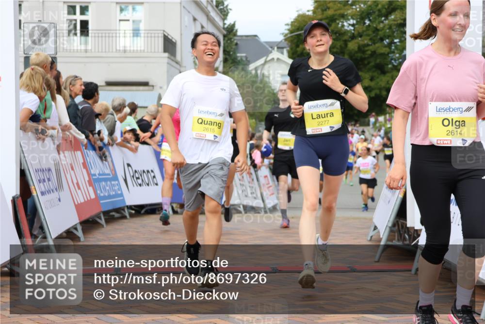 31.08.2025 - 21. Blankeneser Heldenlauf Strokosch-Dieckow http://msf.ph/oto/8697326 31.08.2025 10:29:37 Ziel 2491, 2578, 2614, 2615, 2426, 2684, 2538, 2558, 2277 meine-sportfotos.de