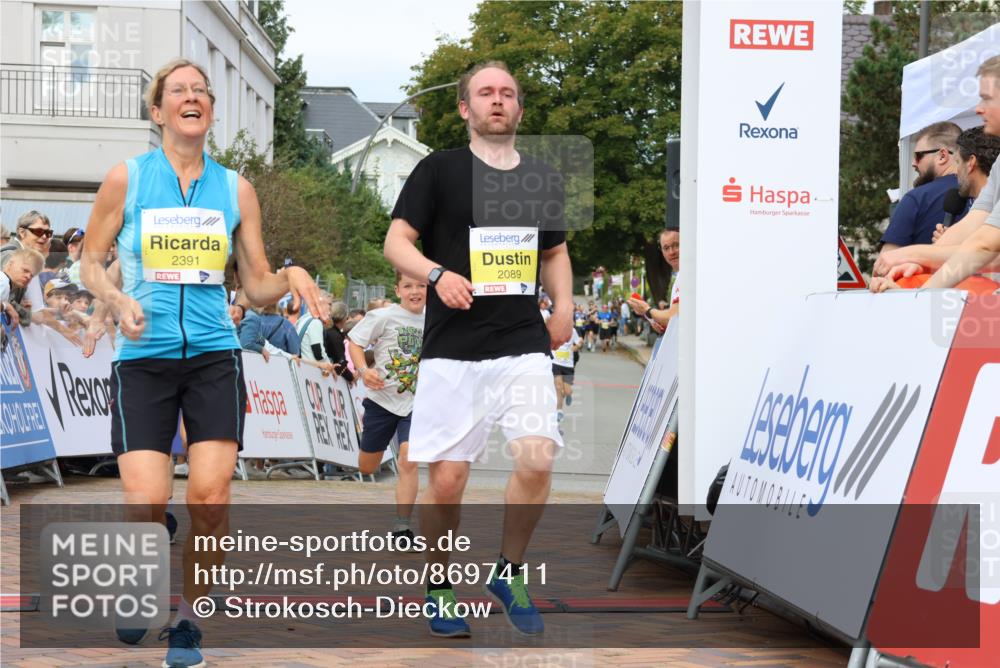 31.08.2025 - 21. Blankeneser Heldenlauf Strokosch-Dieckow http://msf.ph/oto/8697411 31.08.2025 10:29:09 Ziel 2246, 2035, 2457, 2212, 2230, 2391, 2091, 2089 meine-sportfotos.de