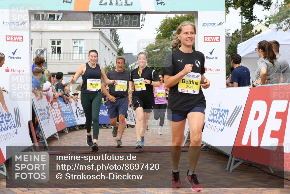 31.08.2025 - 21. Blankeneser Heldenlauf Strokosch-Dieckow http://msf.ph/oto/8697420 31.08.2025 10:34:51 Ziel 2524, 2244, 2021, 2214, 2215, 2655, 2488, 2548, 2549, 2438, 2439, 2441, 2442, 2048 meine-sportfotos.de
