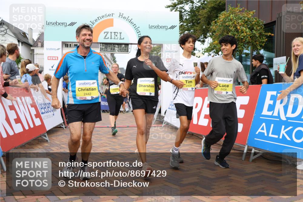 31.08.2025 - 21. Blankeneser Heldenlauf Strokosch-Dieckow http://msf.ph/oto/8697429 31.08.2025 10:34:48 Ziel 2524, 2244, 2021, 2214, 2215, 2655, 2298, 2488, 2438, 2439, 2349, 2441, 2442, 2350, 2048 meine-sportfotos.de