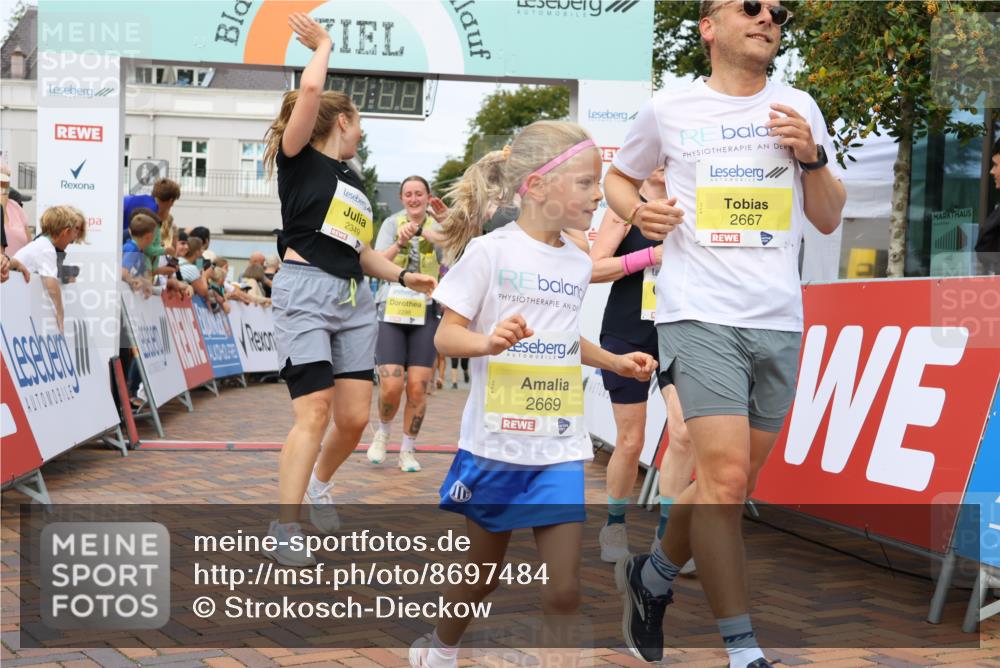 31.08.2025 - 21. Blankeneser Heldenlauf Strokosch-Dieckow http://msf.ph/oto/8697484 31.08.2025 10:34:41 Ziel 2110, 2244, 2021, 2424, 2668, 2669, 2667, 2298, 2439, 2349, 2350, 2090, 2083 meine-sportfotos.de