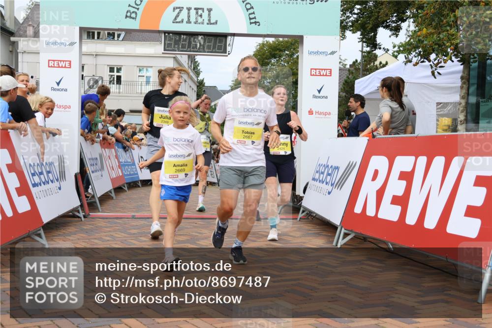 31.08.2025 - 21. Blankeneser Heldenlauf Strokosch-Dieckow http://msf.ph/oto/8697487 31.08.2025 10:34:41 Ziel 2110, 2244, 2021, 2424, 2668, 2669, 2667, 2298, 2439, 2349, 2350, 2090, 2083 meine-sportfotos.de