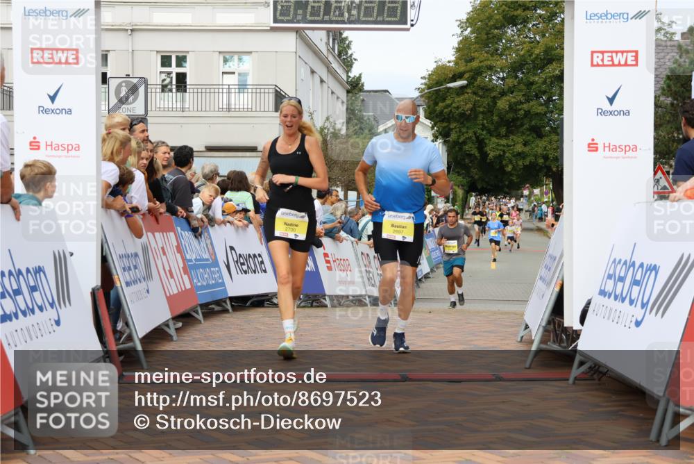 31.08.2025 - 21. Blankeneser Heldenlauf Strokosch-Dieckow http://msf.ph/oto/8697523 31.08.2025 10:28:42 Ziel 2697, 2700, 2351, 2687 meine-sportfotos.de