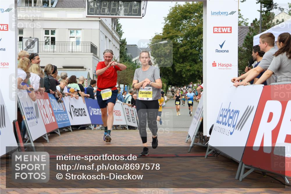 31.08.2025 - 21. Blankeneser Heldenlauf Strokosch-Dieckow http://msf.ph/oto/8697578 31.08.2025 10:28:32 Ziel 2249, 2173, 2727 meine-sportfotos.de