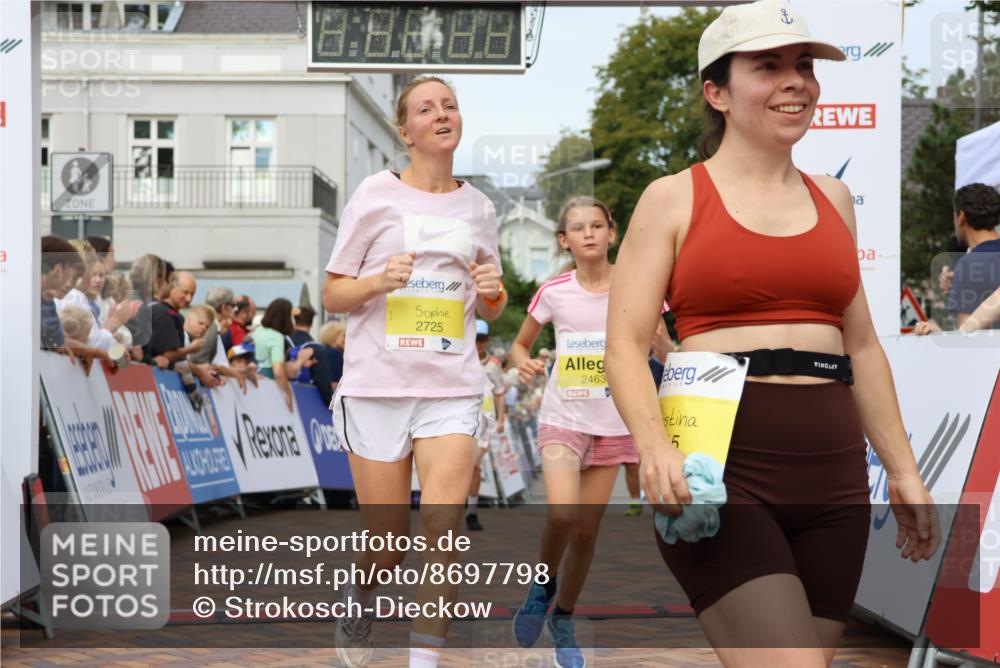 31.08.2025 - 21. Blankeneser Heldenlauf Strokosch-Dieckow http://msf.ph/oto/8697798 31.08.2025 10:27:27 Ziel 2715, 2463, 2725, 2533, 2709 meine-sportfotos.de
