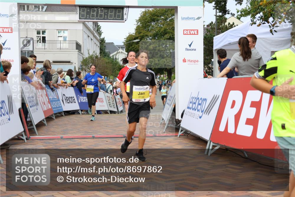 31.08.2025 - 21. Blankeneser Heldenlauf Strokosch-Dieckow http://msf.ph/oto/8697862 31.08.2025 10:27:11 Ziel 1101, 2150, 2205, 2521, 2517, 2413 meine-sportfotos.de