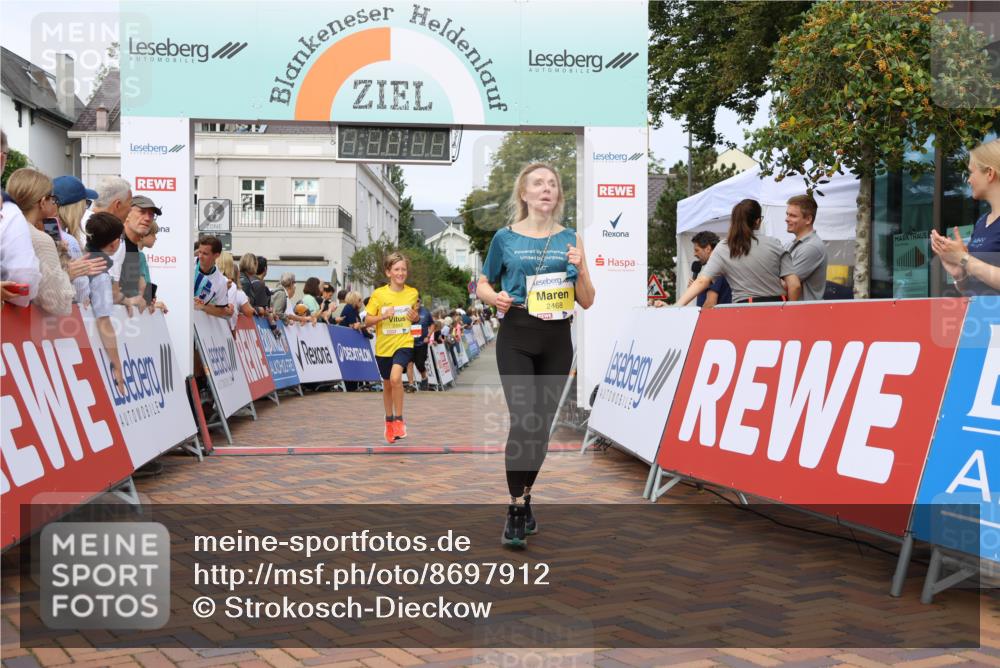 31.08.2025 - 21. Blankeneser Heldenlauf Strokosch-Dieckow http://msf.ph/oto/8697912 31.08.2025 10:26:59 Ziel 2364, 2468, 2393, 2380 meine-sportfotos.de