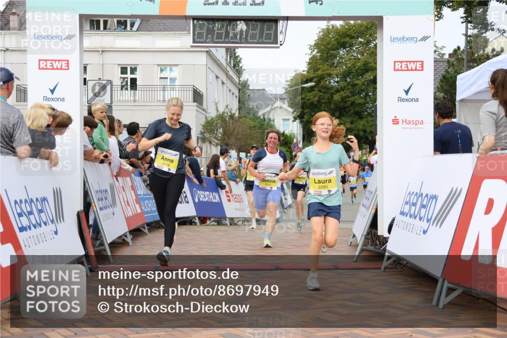 31.08.2025 - 21. Blankeneser Heldenlauf Strokosch-Dieckow http://msf.ph/oto/8697949 31.08.2025 10:31:49 Ziel 2077, 2407, 2280, 2462, 2340, 2278 meine-sportfotos.de