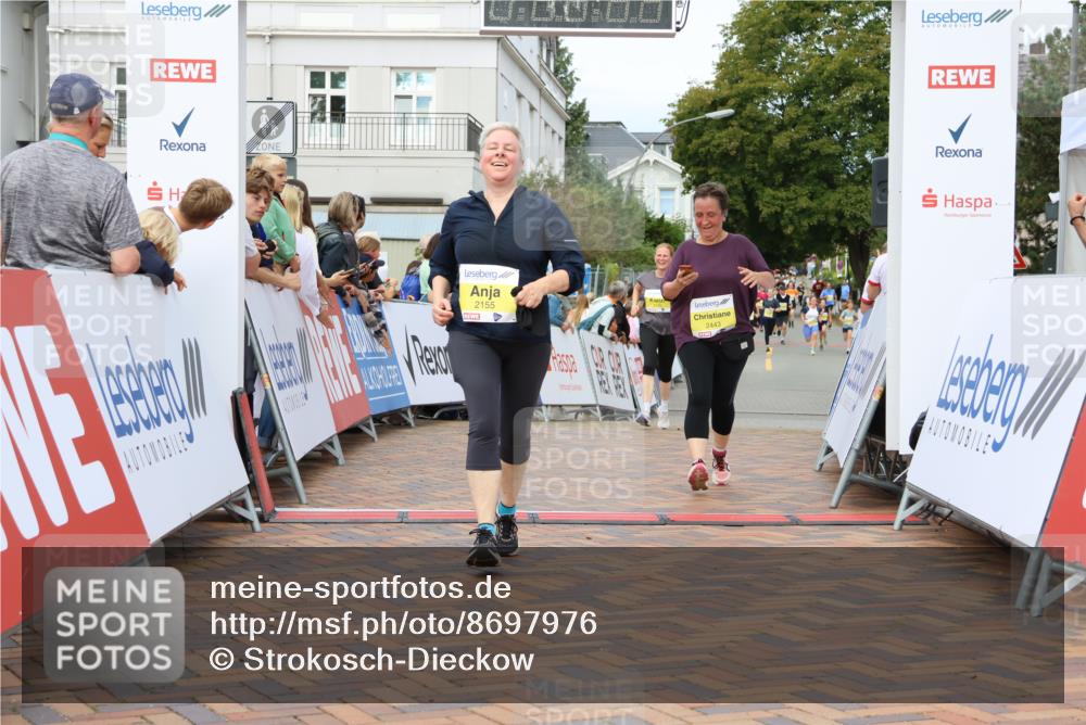 31.08.2025 - 21. Blankeneser Heldenlauf Strokosch-Dieckow http://msf.ph/oto/8697976 31.08.2025 10:31:40 Ziel 2190, 2092, 2079, 2340, 2155, 2443 meine-sportfotos.de