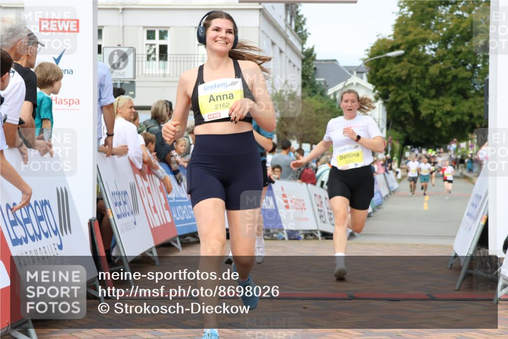 31.08.2025 - 21. Blankeneser Heldenlauf Strokosch-Dieckow http://msf.ph/oto/8698026 31.08.2025 10:26:19 Ziel 2162, 2046, 2252, 2564, 2467 meine-sportfotos.de