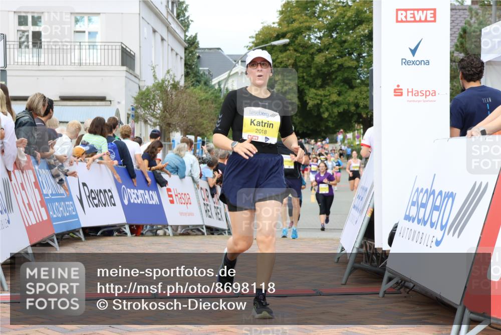 31.08.2025 - 21. Blankeneser Heldenlauf Strokosch-Dieckow http://msf.ph/oto/8698118 31.08.2025 10:31:04 Ziel 2209, 2136, 2147, 2018 meine-sportfotos.de