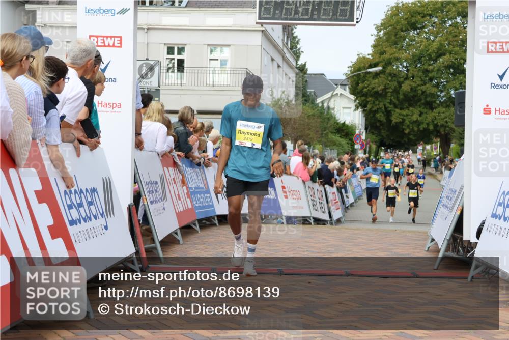 31.08.2025 - 21. Blankeneser Heldenlauf Strokosch-Dieckow http://msf.ph/oto/8698139 31.08.2025 10:25:49 Ziel 2366, 2235, 2472 meine-sportfotos.de