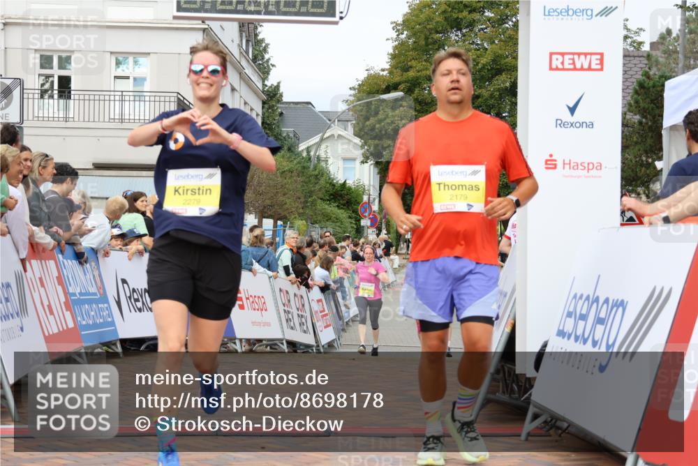 31.08.2025 - 21. Blankeneser Heldenlauf Strokosch-Dieckow http://msf.ph/oto/8698178 31.08.2025 10:30:46 Ziel 2179, 2279, 2102 meine-sportfotos.de