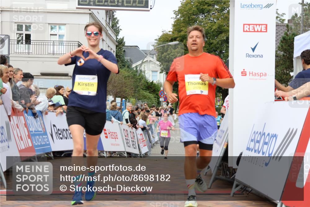31.08.2025 - 21. Blankeneser Heldenlauf Strokosch-Dieckow http://msf.ph/oto/8698182 31.08.2025 10:30:46 Ziel 2179, 2279, 2102 meine-sportfotos.de