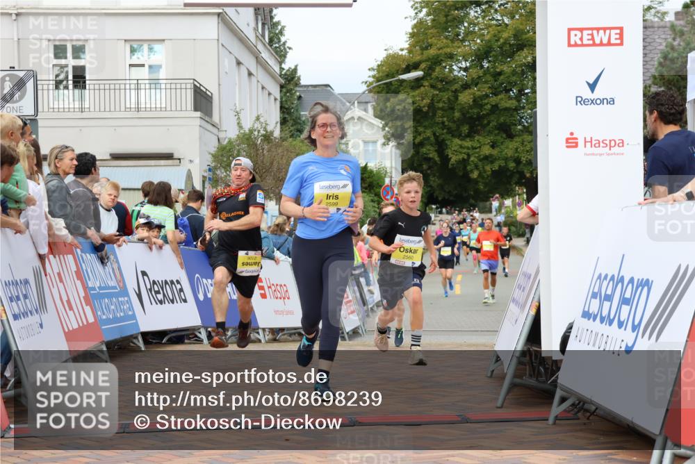 31.08.2025 - 21. Blankeneser Heldenlauf Strokosch-Dieckow http://msf.ph/oto/8698239 31.08.2025 10:30:36 Ziel 2560, 2106, 2599, 2102 meine-sportfotos.de