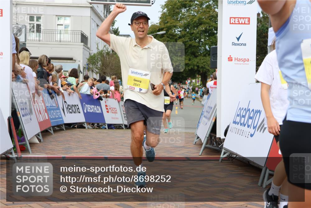 31.08.2025 - 21. Blankeneser Heldenlauf Strokosch-Dieckow http://msf.ph/oto/8698252 31.08.2025 10:25:13 Ziel 2641, 2357, 2717, 2285, 2286, 2331, 2053, 2359, 2661, 2383 meine-sportfotos.de