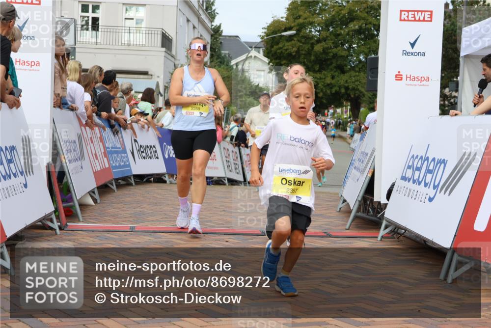 31.08.2025 - 21. Blankeneser Heldenlauf Strokosch-Dieckow http://msf.ph/oto/8698272 31.08.2025 10:25:10 Ziel 2641, 2357, 2183, 2717, 2285, 2286, 2331, 2053, 2359, 2661 meine-sportfotos.de