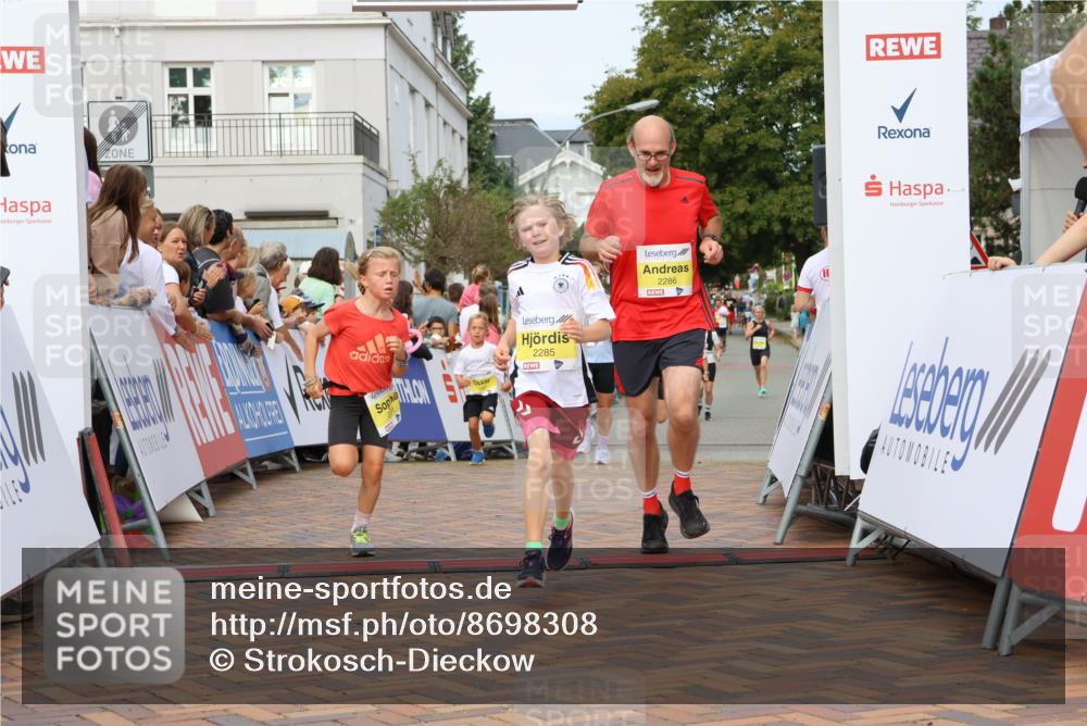 31.08.2025 - 21. Blankeneser Heldenlauf Strokosch-Dieckow http://msf.ph/oto/8698308 31.08.2025 10:25:07 Ziel 2357, 2183, 2717, 2285, 2286, 2331, 2359, 2661 meine-sportfotos.de