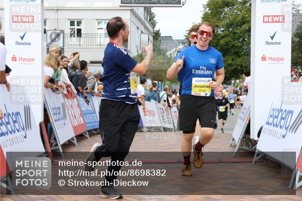 31.08.2025 - 21. Blankeneser Heldenlauf Strokosch-Dieckow http://msf.ph/oto/8698382 31.08.2025 10:29:33 Ziel 2578, 2614, 2615, 2684, 2538, 2558, 2277 meine-sportfotos.de