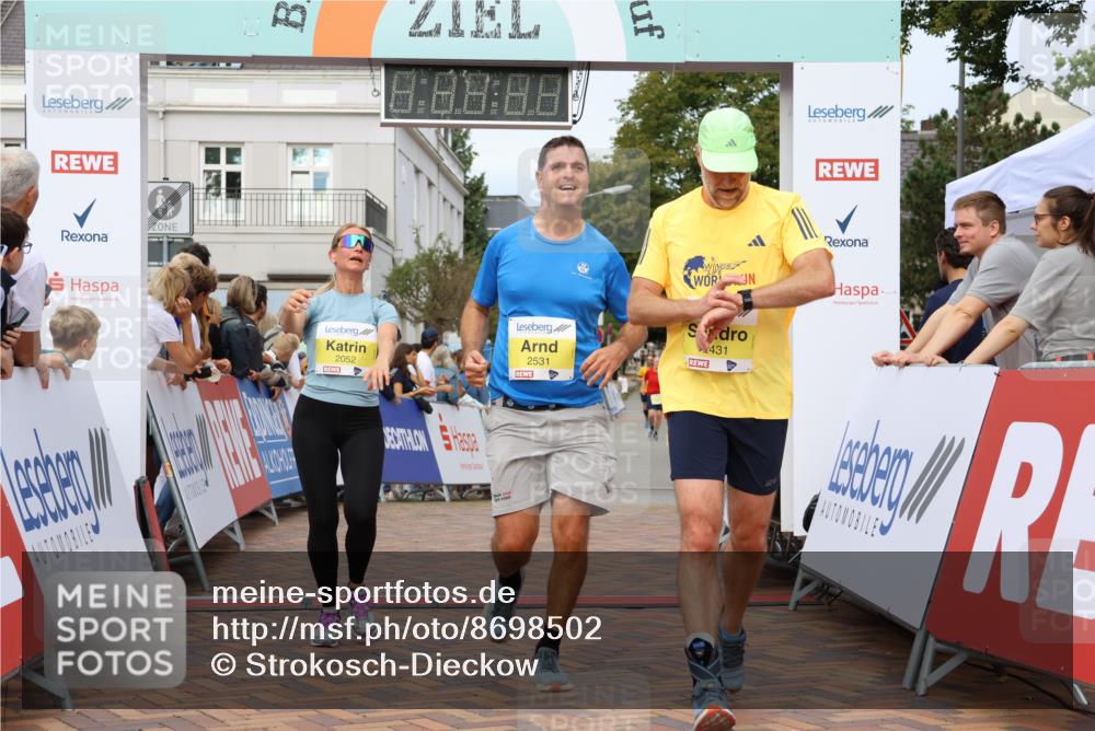 31.08.2025 - 21. Blankeneser Heldenlauf Strokosch-Dieckow http://msf.ph/oto/8698502 31.08.2025 10:28:24 Ziel 2249, 2625, 2431, 2088, 2052, 2531 meine-sportfotos.de
