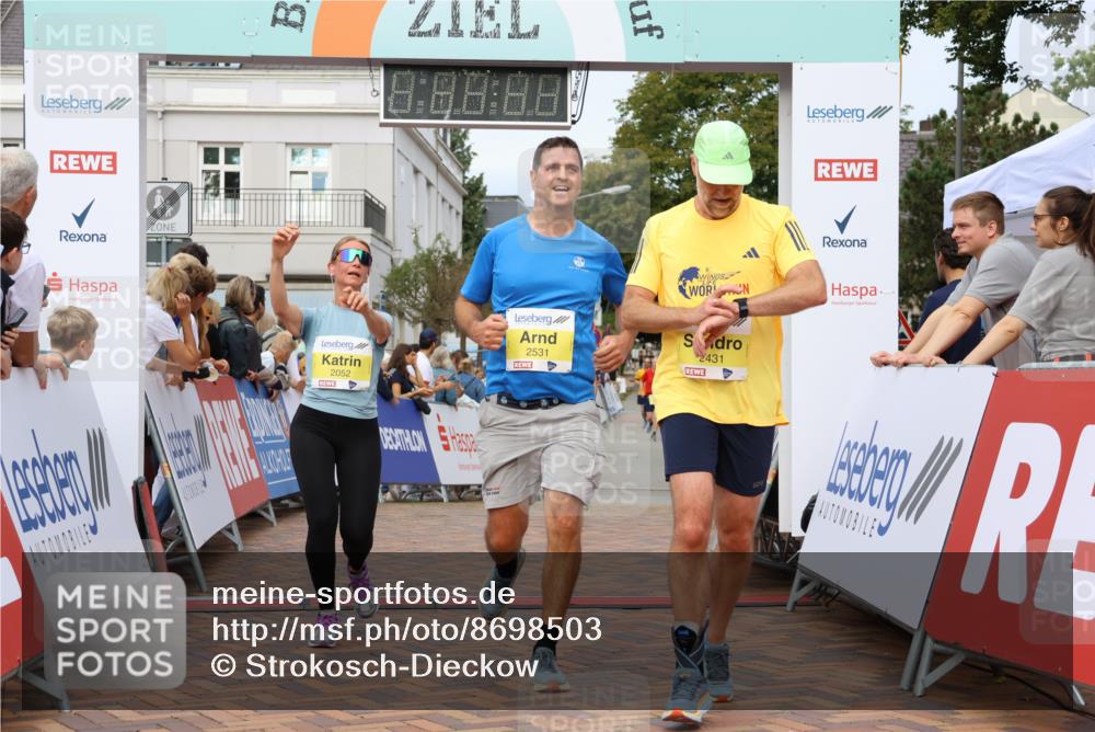 31.08.2025 - 21. Blankeneser Heldenlauf Strokosch-Dieckow http://msf.ph/oto/8698503 31.08.2025 10:28:23 Ziel 2249, 2140, 2133, 2625, 2431, 2088, 2052, 2531 meine-sportfotos.de
