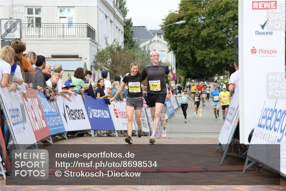 31.08.2025 - 21. Blankeneser Heldenlauf Strokosch-Dieckow http://msf.ph/oto/8698534 31.08.2025 10:28:14 Ziel 2348, 2140, 2133, 2625 meine-sportfotos.de