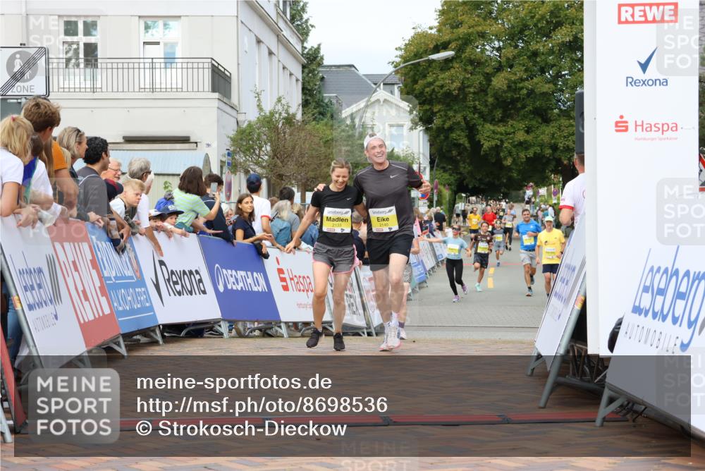 31.08.2025 - 21. Blankeneser Heldenlauf Strokosch-Dieckow http://msf.ph/oto/8698536 31.08.2025 10:28:13 Ziel 2348, 2140, 2133, 2261 meine-sportfotos.de