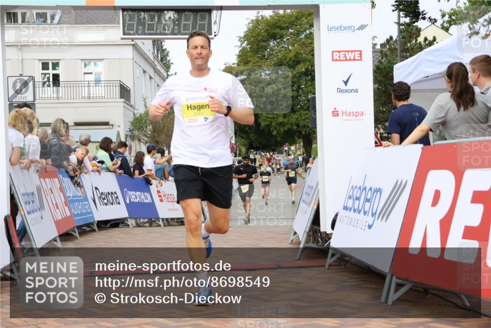 31.08.2025 - 21. Blankeneser Heldenlauf Strokosch-Dieckow http://msf.ph/oto/8698549 31.08.2025 10:28:06 Ziel 2112, 2348, 2068, 2067, 2741, 2659, 2261 meine-sportfotos.de