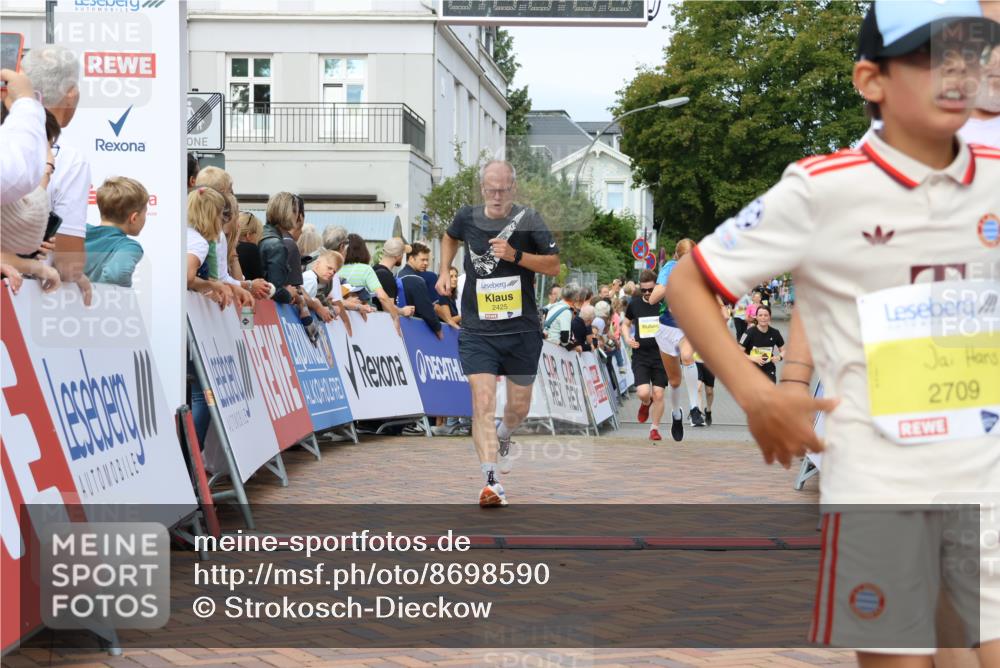 31.08.2025 - 21. Blankeneser Heldenlauf Strokosch-Dieckow http://msf.ph/oto/8698590 31.08.2025 10:27:47 Ziel 2577, 2425, 2402, 2080 meine-sportfotos.de