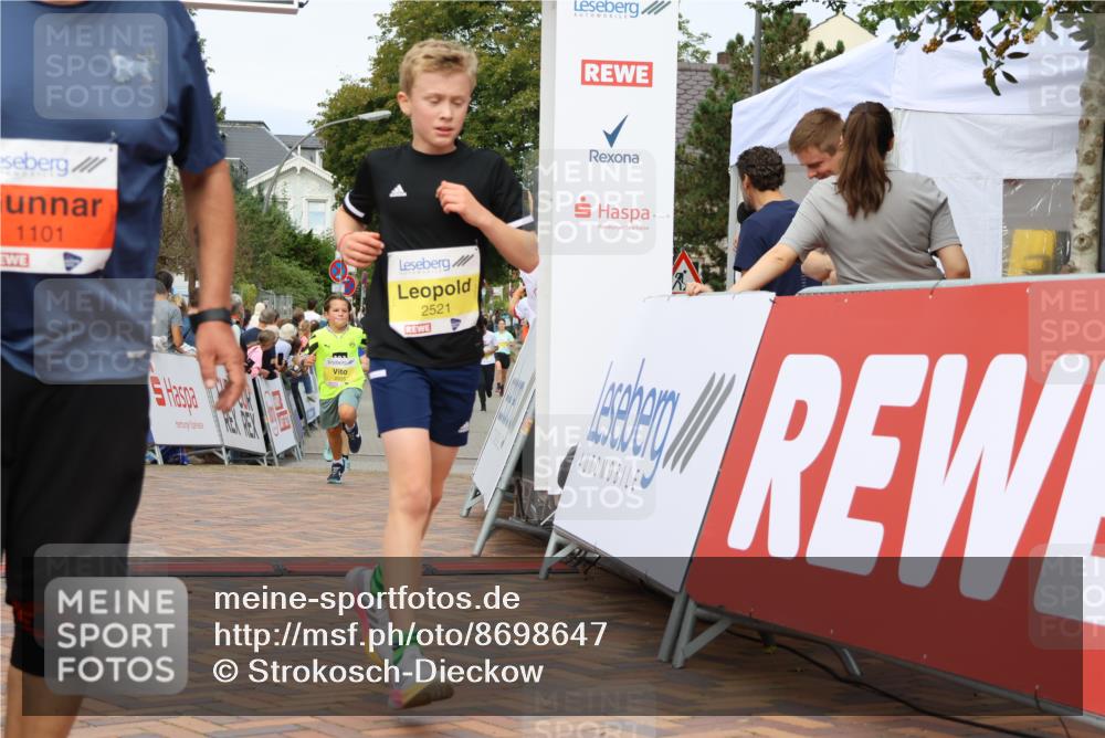 31.08.2025 - 21. Blankeneser Heldenlauf Strokosch-Dieckow http://msf.ph/oto/8698647 31.08.2025 10:27:07 Ziel 1101, 2150, 2205, 2521, 2517 meine-sportfotos.de
