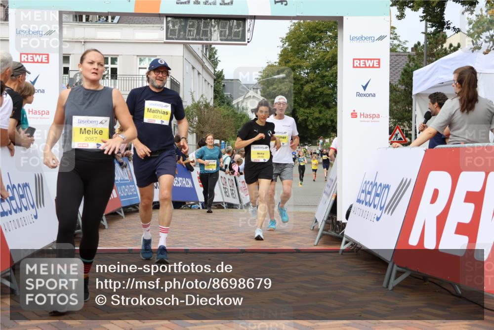 31.08.2025 - 21. Blankeneser Heldenlauf Strokosch-Dieckow http://msf.ph/oto/8698679 31.08.2025 10:26:46 Ziel 2022, 2057, 2013, 2749, 2648, 2607, 2646, 2487, 2354, 2296, 2478 meine-sportfotos.de