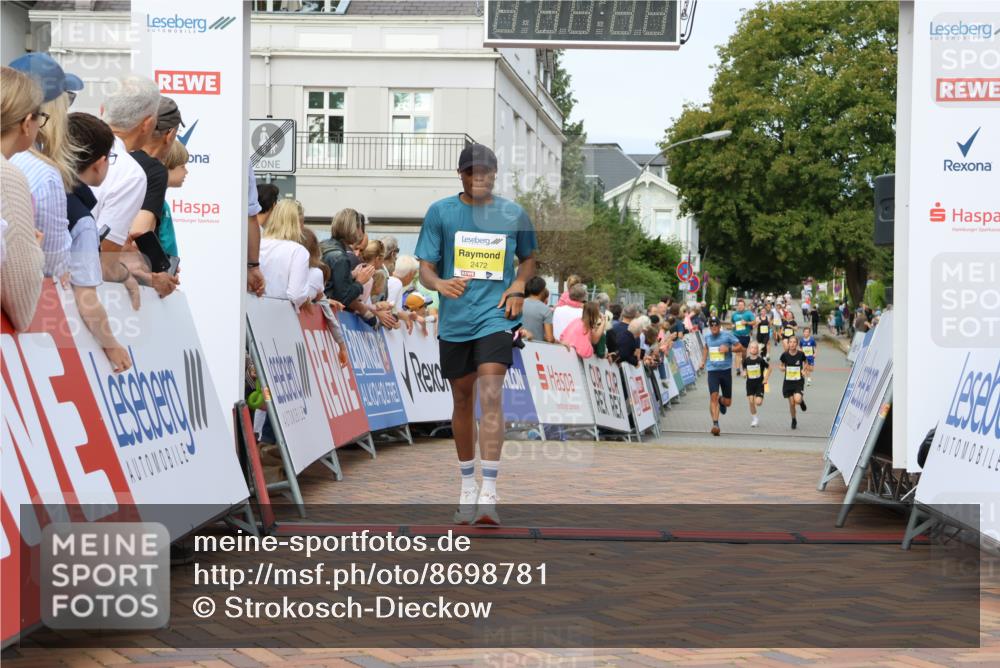 31.08.2025 - 21. Blankeneser Heldenlauf Strokosch-Dieckow http://msf.ph/oto/8698781 31.08.2025 10:25:48 Ziel 2366, 2235, 2472 meine-sportfotos.de
