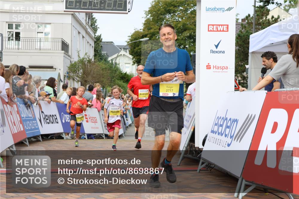 31.08.2025 - 21. Blankeneser Heldenlauf Strokosch-Dieckow http://msf.ph/oto/8698867 31.08.2025 10:25:06 Ziel 2357, 2183, 2717, 2285, 2286, 2331, 2359, 2661 meine-sportfotos.de