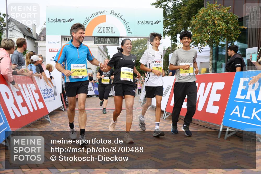 31.08.2025 - 21. Blankeneser Heldenlauf Strokosch-Dieckow http://msf.ph/oto/8700488 31.08.2025 10:34:48 Ziel 2524, 2244, 2021, 2214, 2215, 2655, 2298, 2488, 2438, 2439, 2349, 2441, 2442, 2350, 2048 meine-sportfotos.de