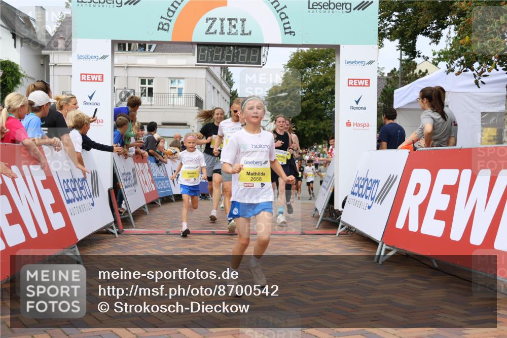 31.08.2025 - 21. Blankeneser Heldenlauf Strokosch-Dieckow http://msf.ph/oto/8700542 31.08.2025 10:34:39 Ziel 2110, 2021, 2424, 2668, 2669, 2667, 2298, 2349, 2350, 2090, 2083 meine-sportfotos.de