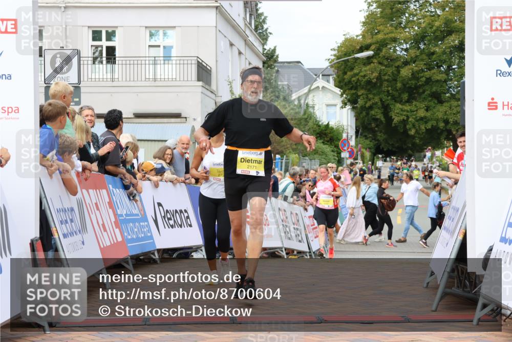 31.08.2025 - 21. Blankeneser Heldenlauf Strokosch-Dieckow http://msf.ph/oto/8700604 31.08.2025 10:34:07 Ziel 2378, 2563, 2724, 2120, 2171 meine-sportfotos.de