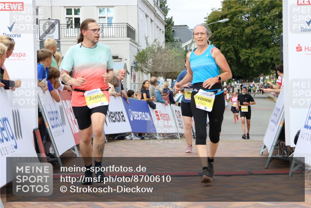 31.08.2025 - 21. Blankeneser Heldenlauf Strokosch-Dieckow http://msf.ph/oto/8700610 31.08.2025 10:34:02 Ziel 2378, 2563, 2120 meine-sportfotos.de