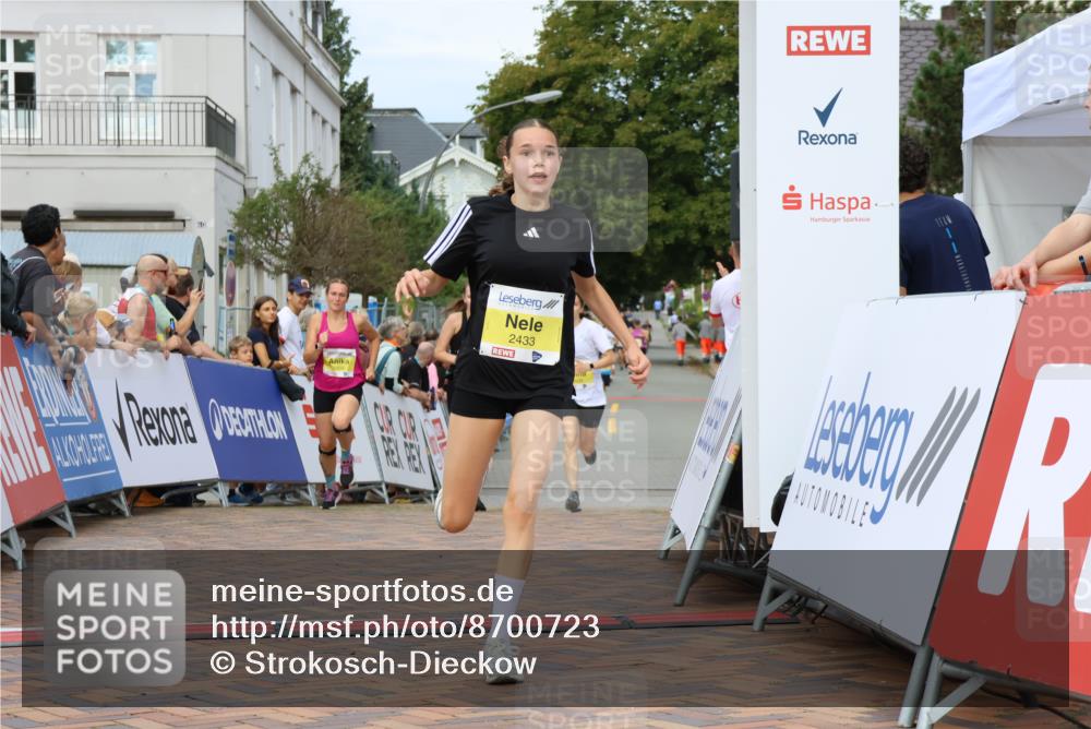 31.08.2025 - 21. Blankeneser Heldenlauf Strokosch-Dieckow http://msf.ph/oto/8700723 31.08.2025 10:33:12 Ziel 2304, 2433, 2388, 2430, 2658 meine-sportfotos.de