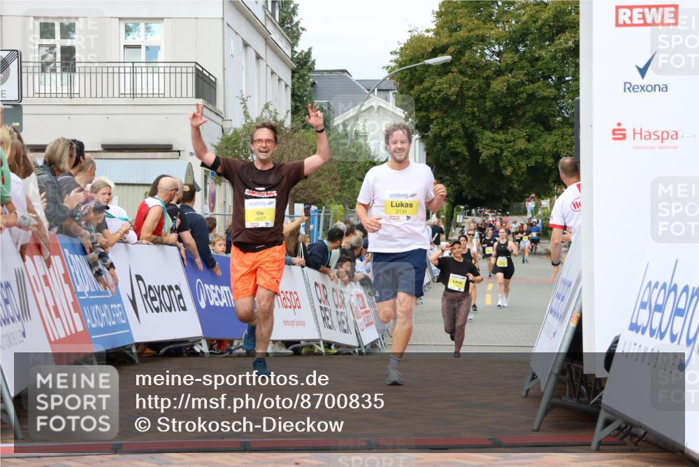 31.08.2025 - 21. Blankeneser Heldenlauf Strokosch-Dieckow http://msf.ph/oto/8700835 31.08.2025 10:32:17 Ziel 2418, 2131, 2182, 2627 meine-sportfotos.de